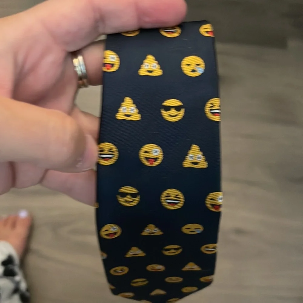 NWOT poop emoji clip on tie